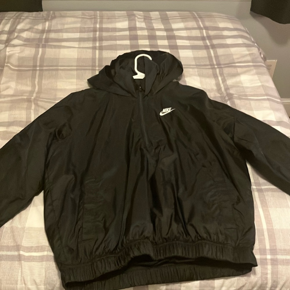 Nike Men’s 1/2 zip Windrunner jacket